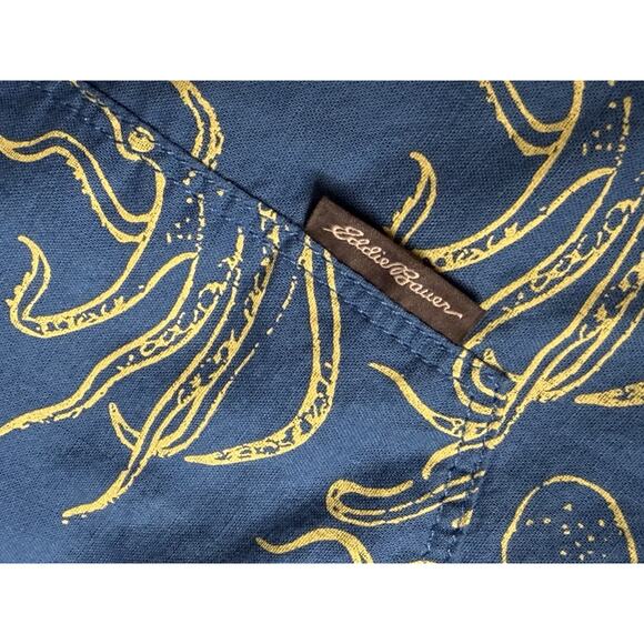 Eddie Bauer Mens 2XL Blue Octopus Print Hawaiian Button Down Shirt Classic Fit - Picture 4 of 5